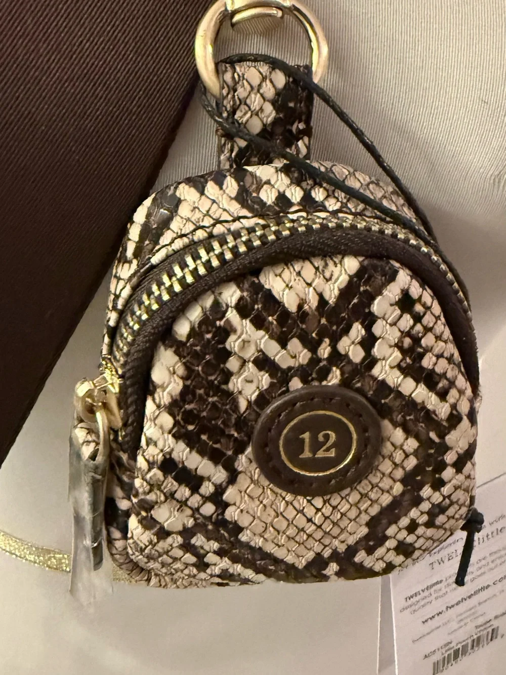 Twelvelittle compact snake